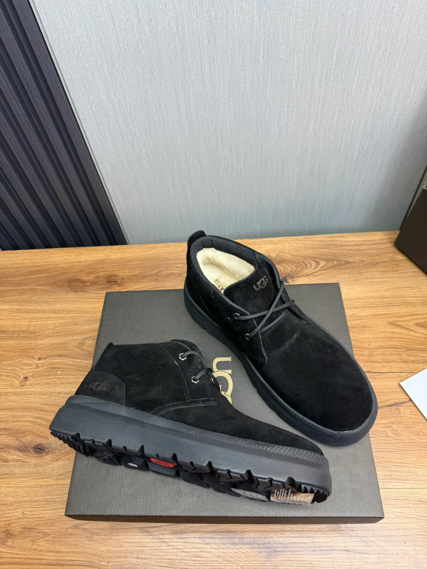 Men's shoes 💰480💰 [UGG] Hot winter warm boots 🐑Purely hand-stitched! Simple and stylish design, frosted cowhide➕Comfortable and warm wool➕UGG original outsole‼ ️Soft and comfortable to wear, good warmth retention, and excellent foot feel. Regular size 41-47